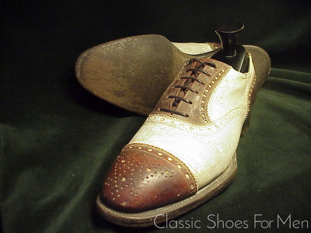 *Important Antique Spade Sole Oxford Spectator, Cir. 1920: US 9D (42D) - Image 7
