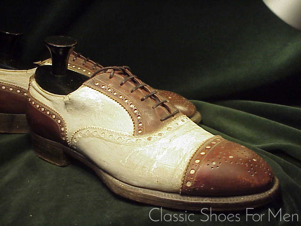 *Important Antique Spade Sole Oxford Spectator, Cir. 1920: US 9D (42D) - Image 3