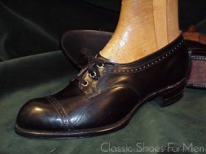 *Important Edwardian FIELD BROTHERS Gentleman's Spade Sole Shoe, Circa 1900: US 8-8.5D (41-41.5D)