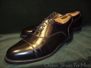 +The FLORSHEIM Shoe, 5-Eyelet Cap-Toe DRESS Oxford, Circa 1980: US 9E (42E)