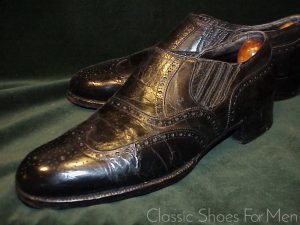 +JOHN LOBB Antique BESPOKE "Tuczek" Gusseted Cap-Toe Brogue Slipper: UK 5E (US 6D)