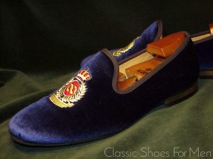 *Near New - JOURNEY WEST Embroidered Medallion Velvet Evening Slipper: 44D (US 10.5D)