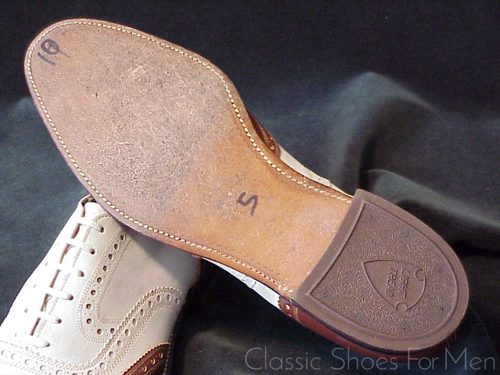 Fine Antique - Full Wing-Tip Oxford Brogue Spectator, Circa 1930: 41.5D-42C (US 8.5D-9C) - Image 7