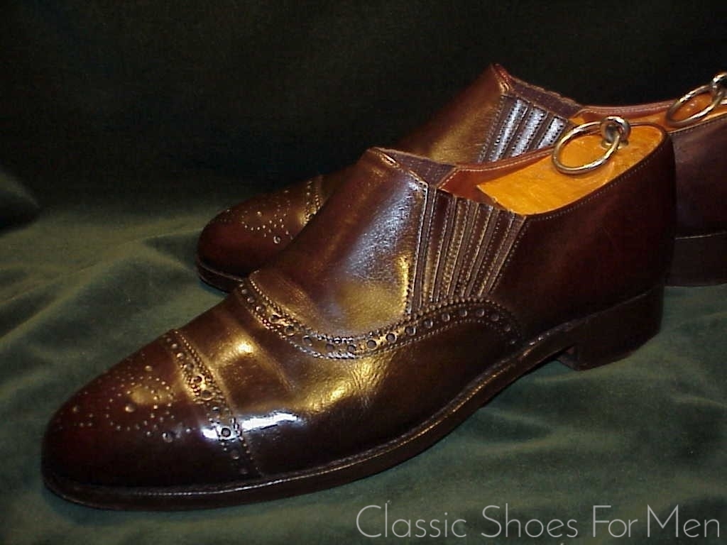 *NEW & LINGWOOD (Poulson, Skone & Co.) Tuczek Gusseted Slipper: 41.5-42D (US 8.5-9D)