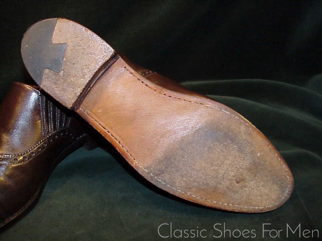 *NEW & LINGWOOD (Poulson, Skone & Co.) Tuczek Gusseted Slipper: 41.5-42D (US 8.5-9D) - Image 10