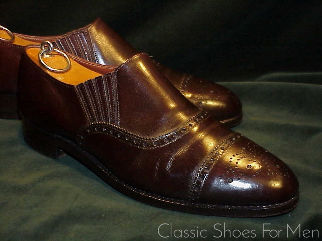 *NEW & LINGWOOD (Poulson, Skone & Co.) Tuczek Gusseted Slipper: 41.5-42D (US 8.5-9D) - Image 3