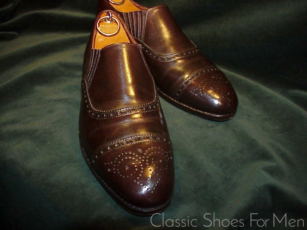 *NEW & LINGWOOD (Poulson, Skone & Co.) Tuczek Gusseted Slipper: 41.5-42D (US 8.5-9D) - Image 4
