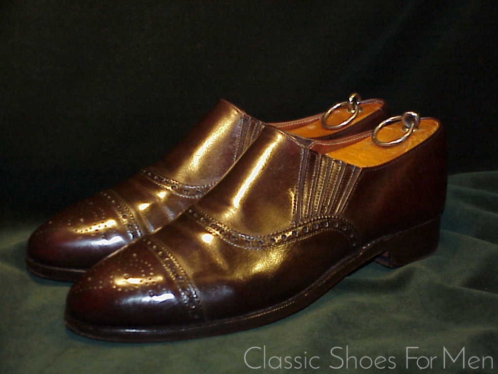 *NEW & LINGWOOD (Poulson, Skone & Co.) Tuczek Gusseted Slipper: 41.5-42D (US 8.5-9D) - Image 9