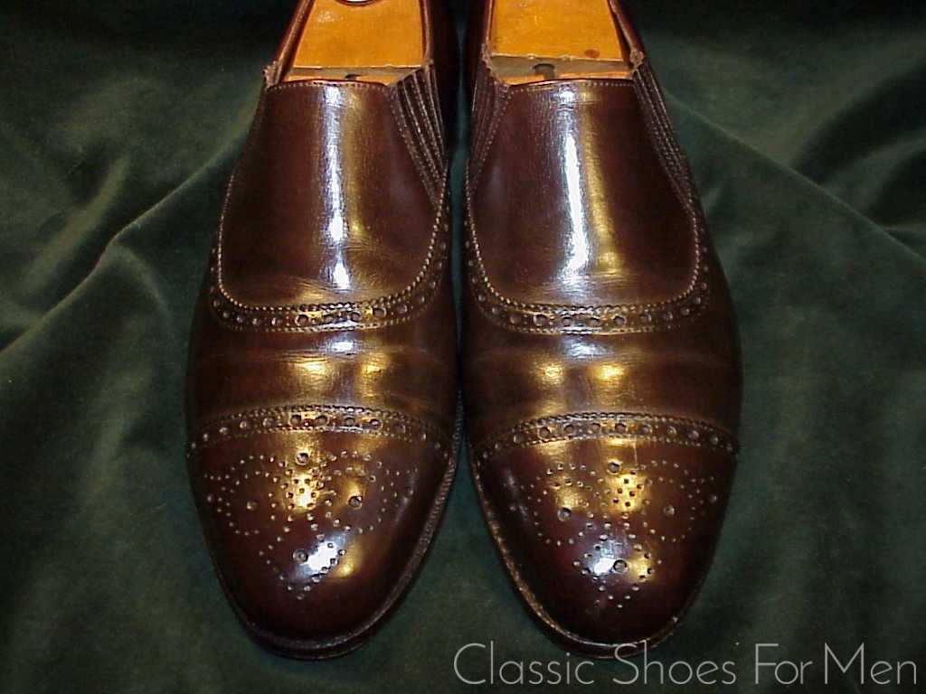 *NEW & LINGWOOD (Poulson, Skone & Co.) Tuczek Gusseted Slipper: 41.5-42D (US 8.5-9D) - Image 5