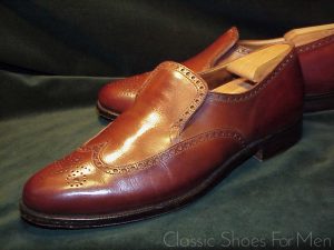 *CROCKETT & JONES, "Peal & Co.", Brooks Brothers, Full Brogue Slipper: 42.5D (US 9.5D)
