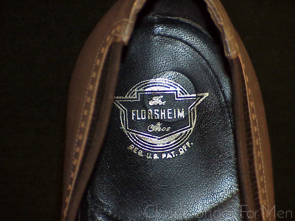 *Like new - Vintage FLORSHEIM Gray Wing Tip Spectator Loafer: 41.5D (US 8.5D) - Image 2
