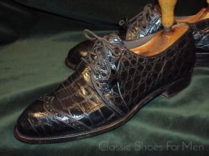 *Fine Antik Spade Sole FOOTJOY ALLIGATOR Wing-Tip Derby, Circa 1960: US 9.5 Narrow (42.5 Narrow)
