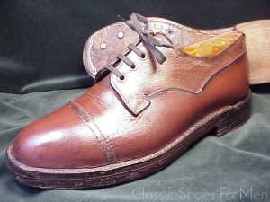 *Vintage TECNIC Officer's VELDTSCHOEN Hob-Nail Derby, Circa 1980: US 9D (42D) (UK 8E)